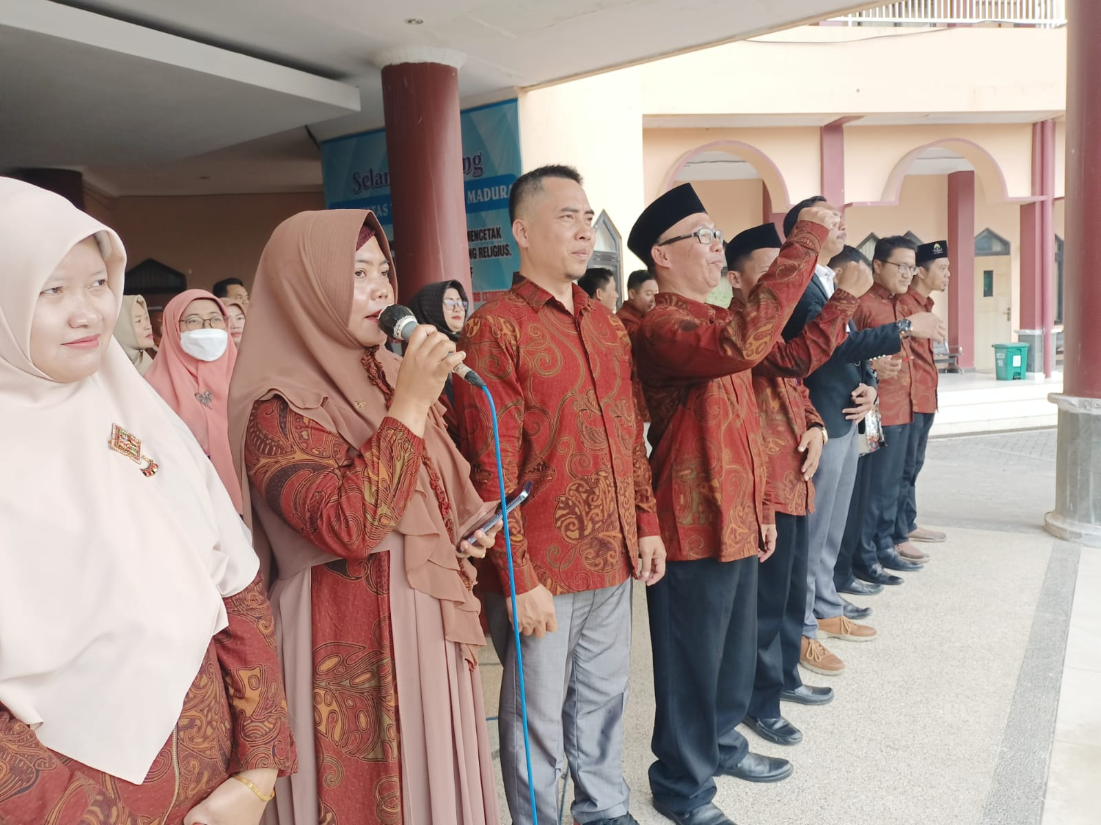 DOSEN MPI SEBAGAI DPL KPM TAHUN 2023, IKUTI PELEPASAN FASILITATOR BERSAMA PIMPINAN FAKULTAS TARBIYAH
