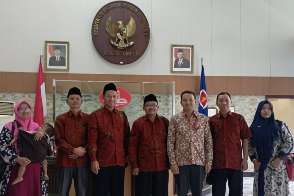 BENCHMAKING PRODI MPI KE KEDUBES MALAYSIA; MEMBUKA PELUANG MAHASISWA MAGANG DI LUAR NEGERI