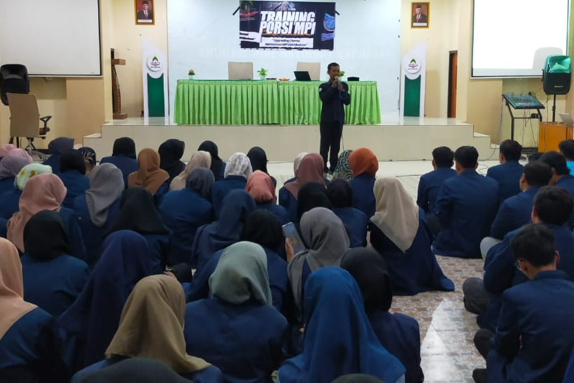 TRAINING POROS LITERASI (PORSI) MPI IAIN MADURA: UPGRADING LITERASI MAHASISWA DENGAN PELATIHAN MEMBACA DAN MENULIS